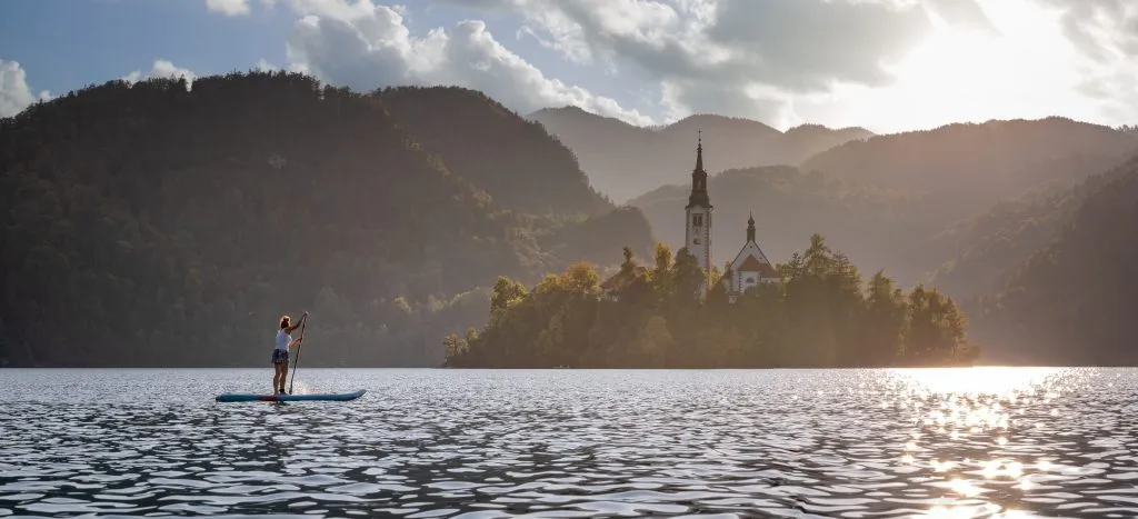 Pagaiare sul lago di Bled